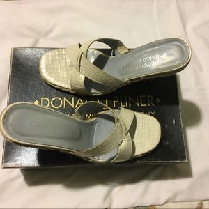 Donald J. Pliner Dorval Ivory Kogi Size 9-1/2M